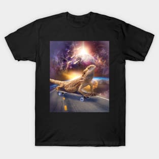 Bearded Dragon Lizard On Skateboard In Space T-Shirt